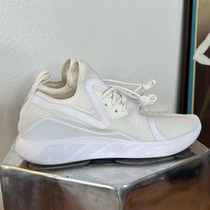 Nike lunarcharge BR White (942059 100) men’s size 12. Barley worn. Like new